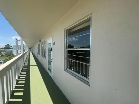 392 Grantham F Deerfield Beach FL 33442
