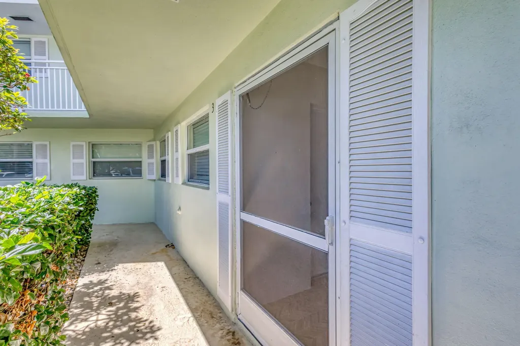 68 Yacht Club Drive North Palm Beach FL 33408