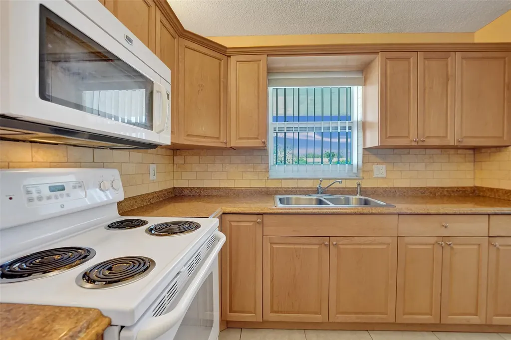 1300 N 12th Court Hollywood FL 33019