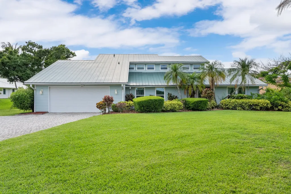 2415 NW Cove View Stuart FL 34994