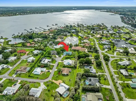 2415 NW Cove View Stuart FL 34994