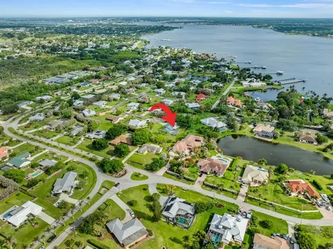 2415 NW Cove View Stuart FL 34994