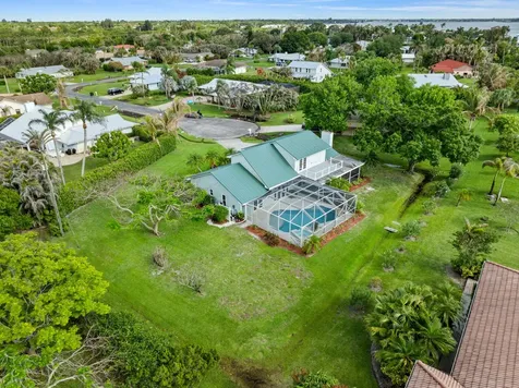 2415 NW Cove View Stuart FL 34994