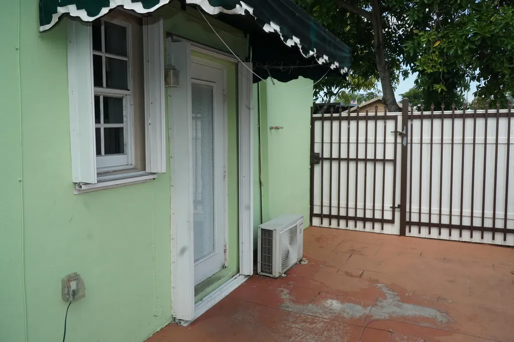 3311 SW 105th Court Miami FL 33165
