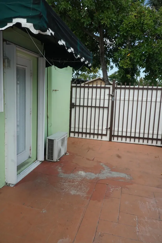 3311 SW 105th Court Miami FL 33165