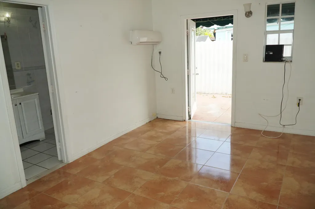 3311 SW 105th Court Miami FL 33165