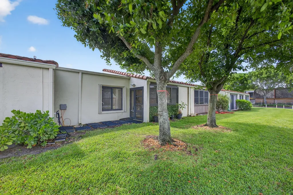 2532 S Boundbrook Drive S Palm Springs FL 33406