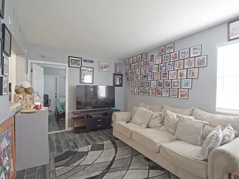 5813 NW 82nd Avenue Tamarac FL 33321