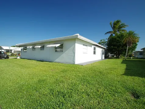5813 NW 82nd Avenue Tamarac FL 33321