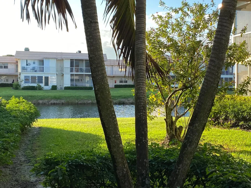 259 Saxony F Circles Delray Beach FL 33446