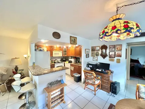 259 Saxony F Delray Beach FL 33446