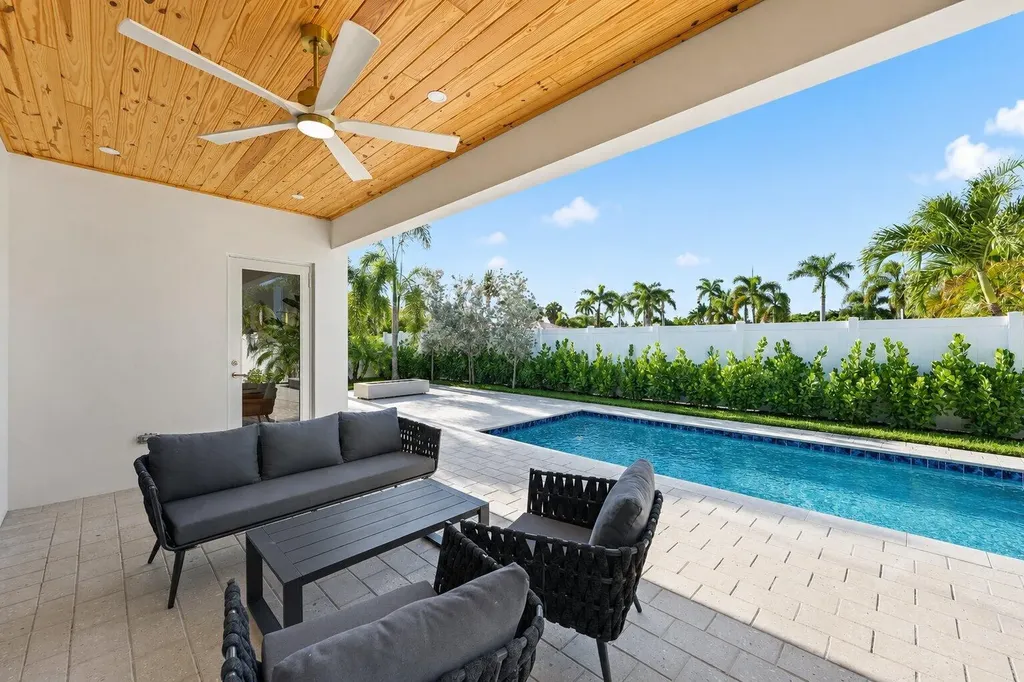 309 Claremont Lane West Palm Beach FL 33404