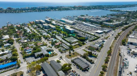 896 N Federal Highway Lantana FL 33462