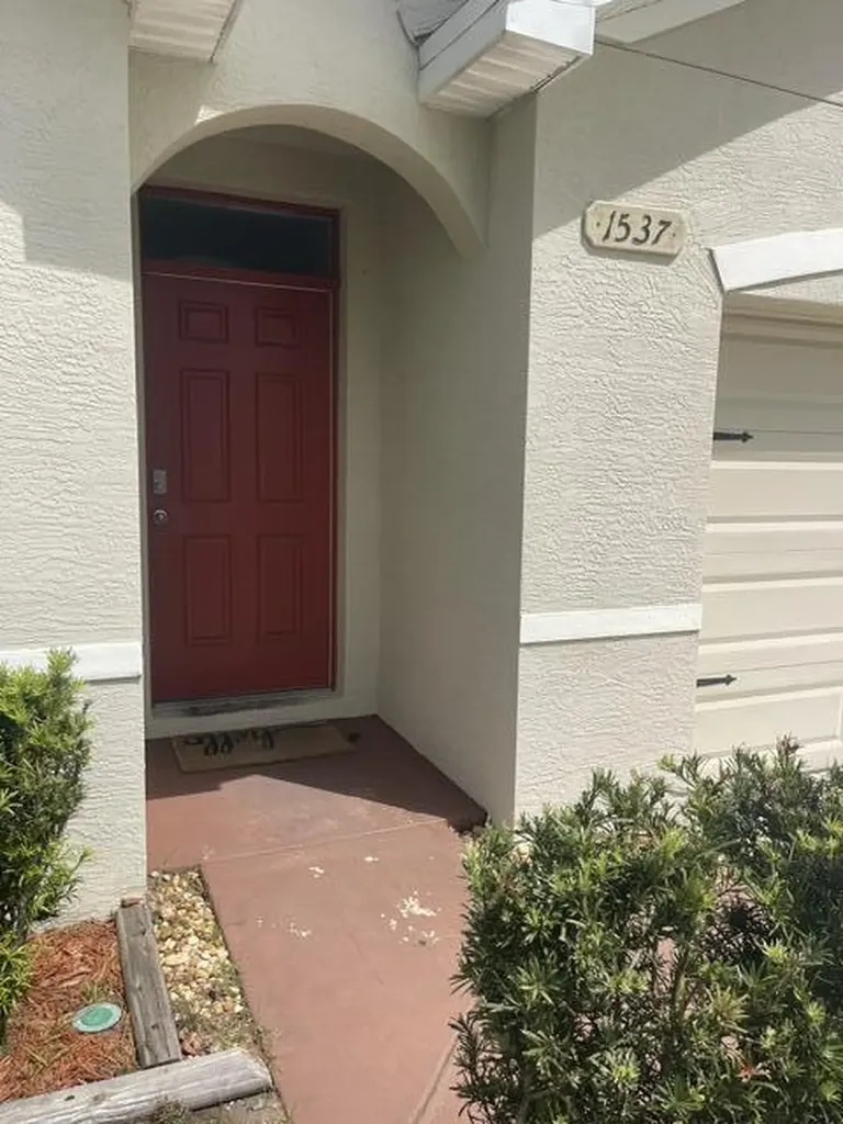 1537 SW Meridian Avenue Port St Lucie FL 34953