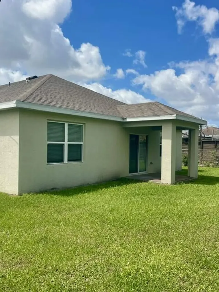 1537 SW Meridian Avenue Port St Lucie FL 34953