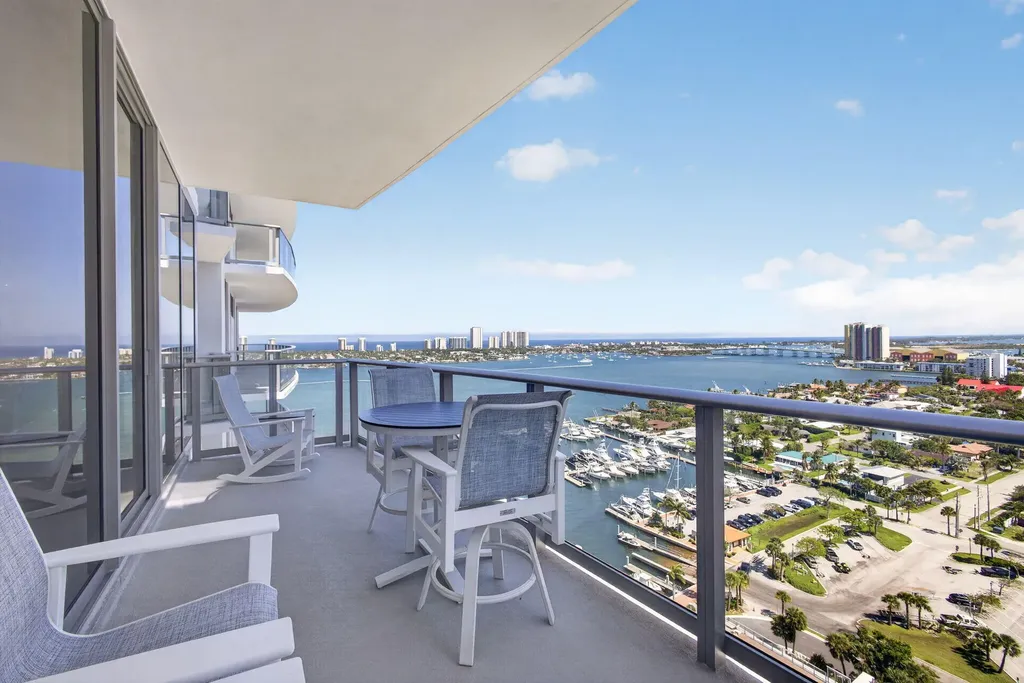 220 Lake Shore Drive West Palm Beach FL 33403