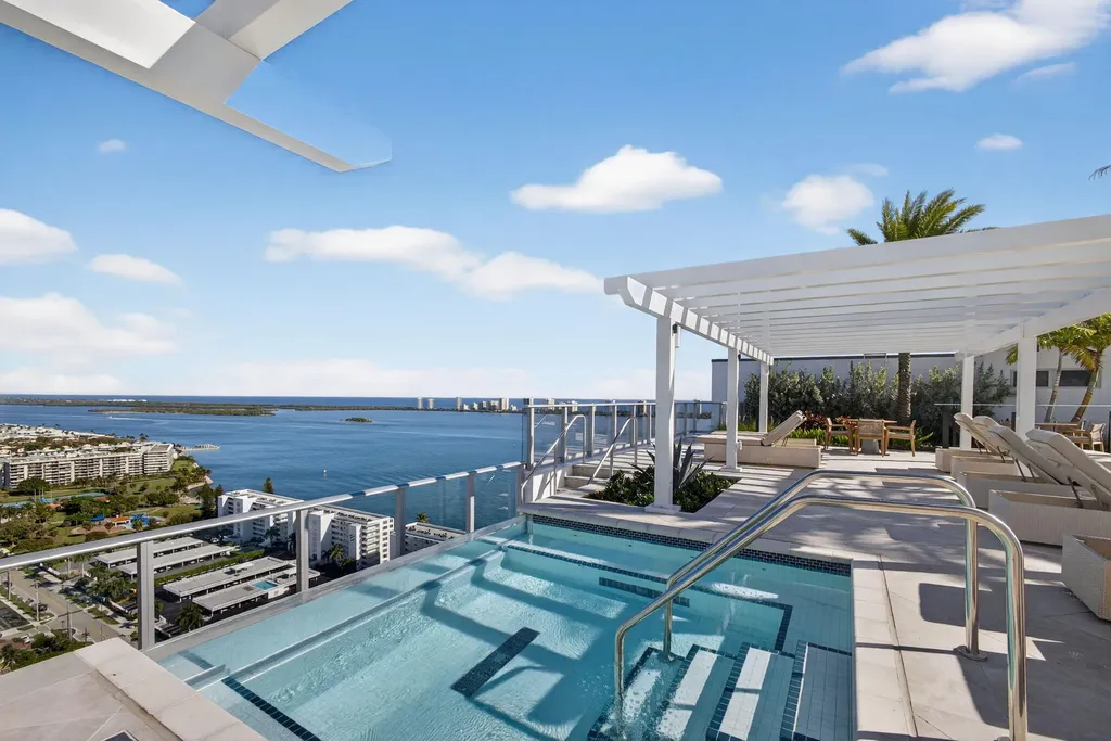 220 Lake Shore Drive West Palm Beach FL 33403