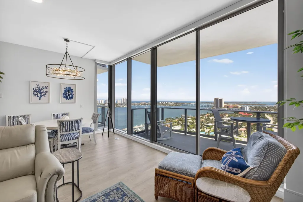 220 Lake Shore Drive West Palm Beach FL 33403