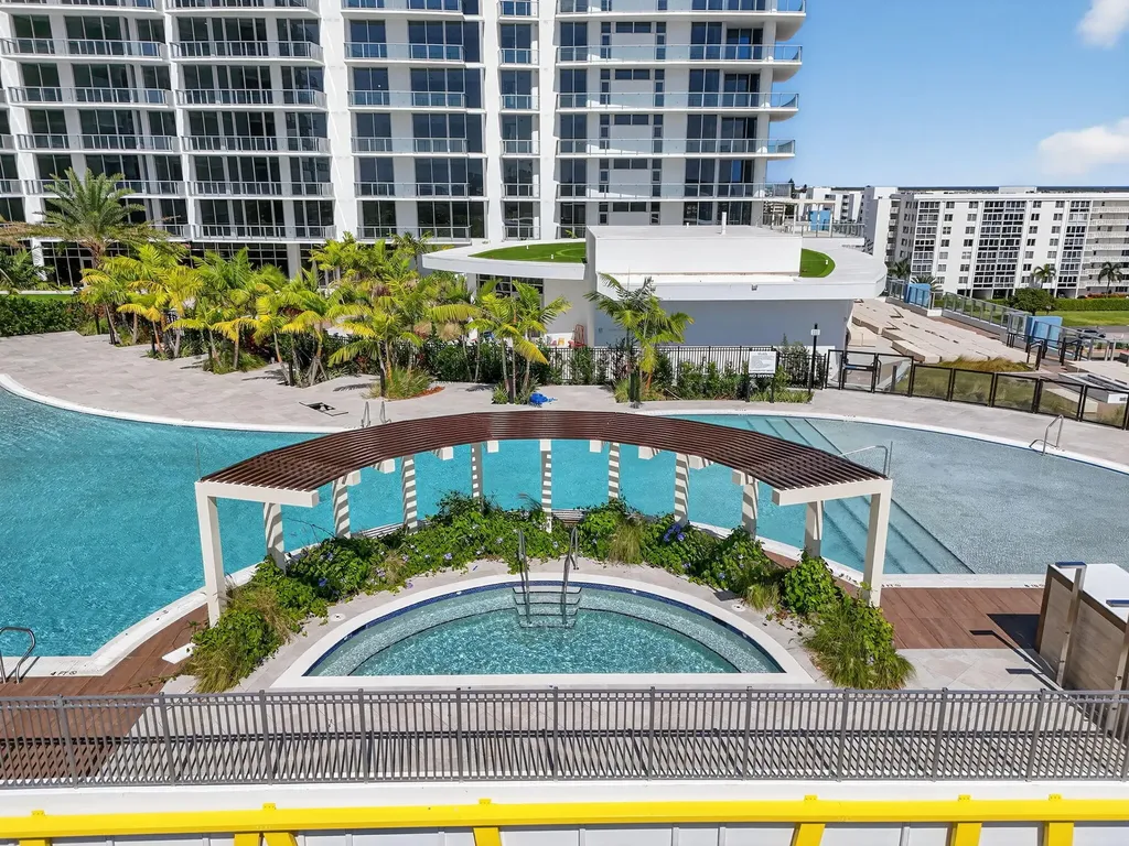 220 Lake Shore Drive West Palm Beach FL 33403