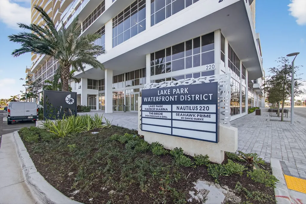 220 Lake Shore Drive West Palm Beach FL 33403