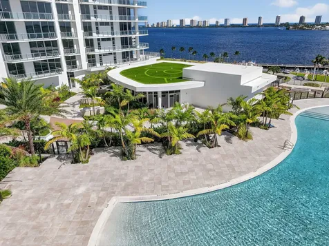 220 Lake Shore Drive West Palm Beach FL 33403