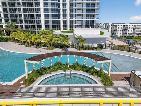 220 Lake Shore Drive West Palm Beach FL 33403
