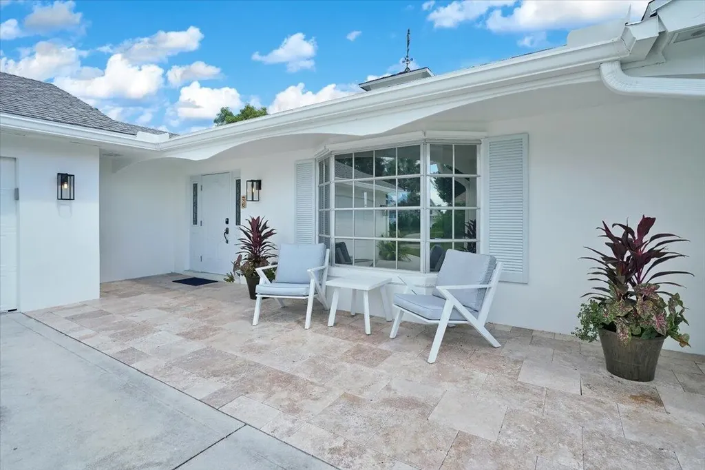 76 W Fairview W Tequesta FL 33469