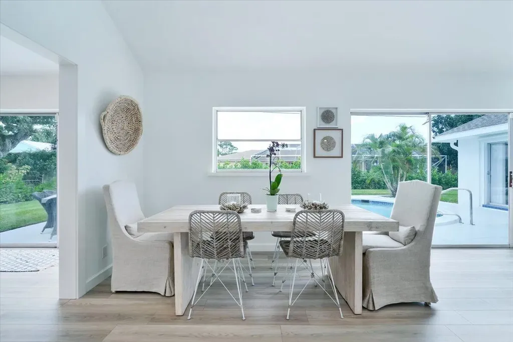 76 W Fairview W Tequesta FL 33469