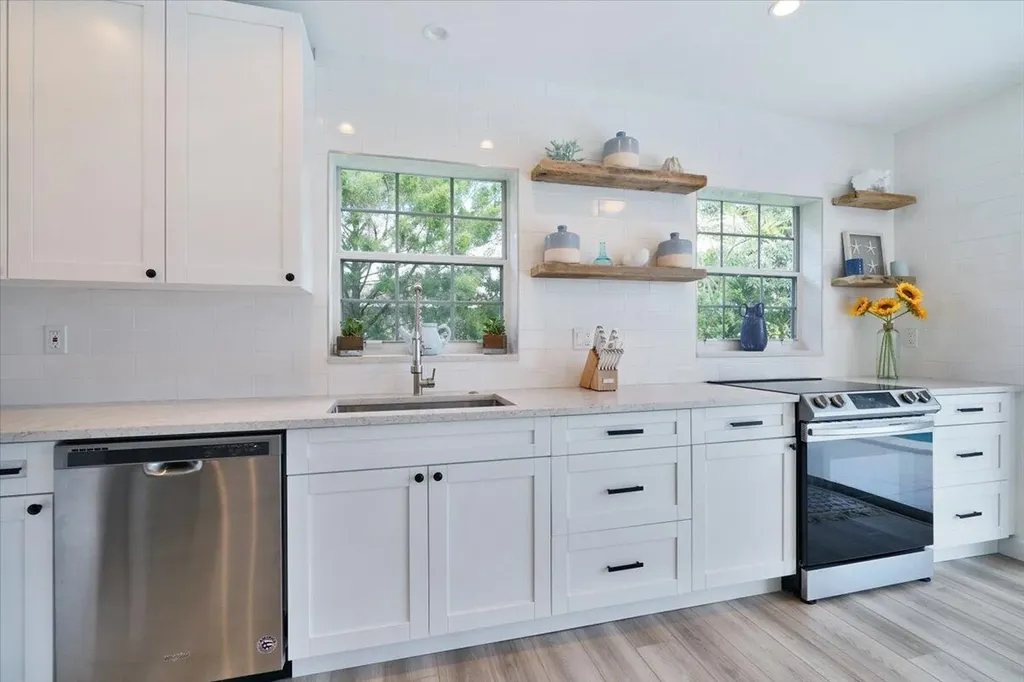 76 W Fairview W Tequesta FL 33469