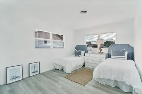 76 W Fairview W Tequesta FL 33469