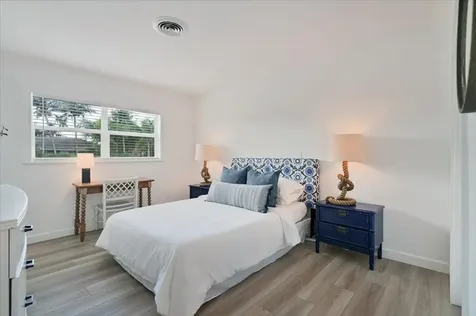 76 W Fairview W Tequesta FL 33469