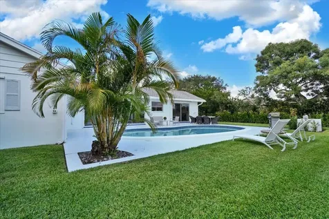 76 W Fairview W Tequesta FL 33469