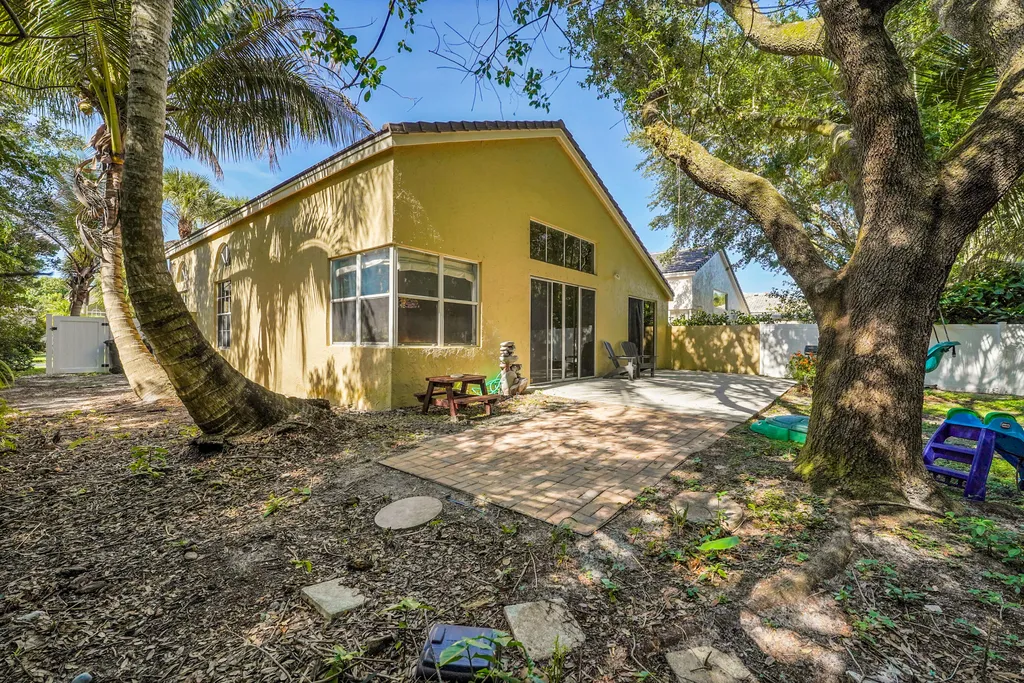 7600 Ridgefield Lane Lake Worth FL 33467