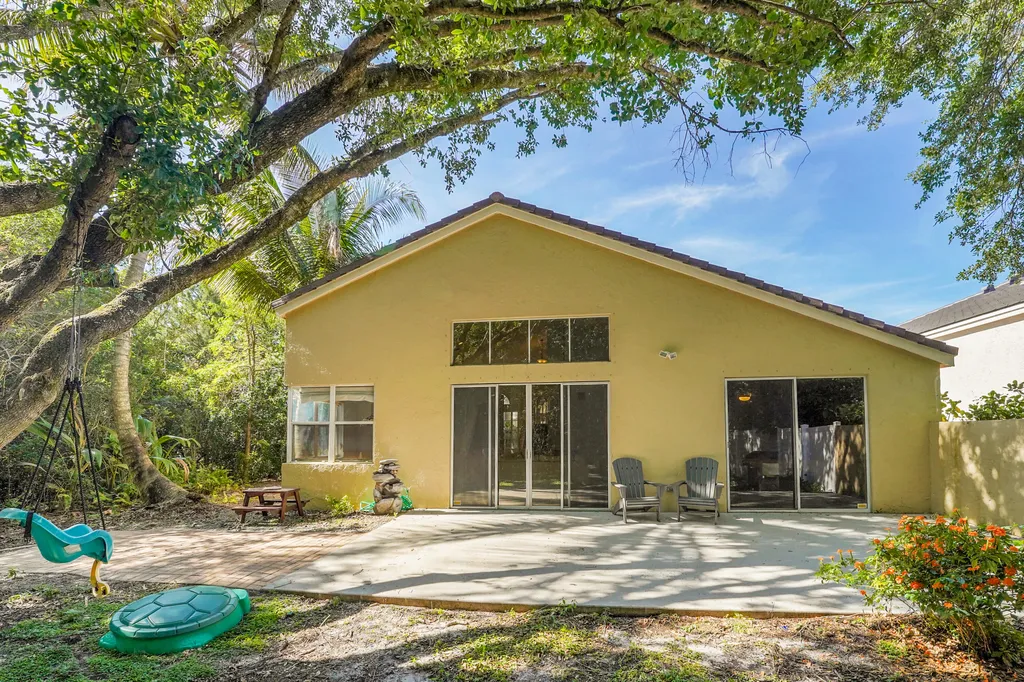 7600 Ridgefield Lane Lake Worth FL 33467