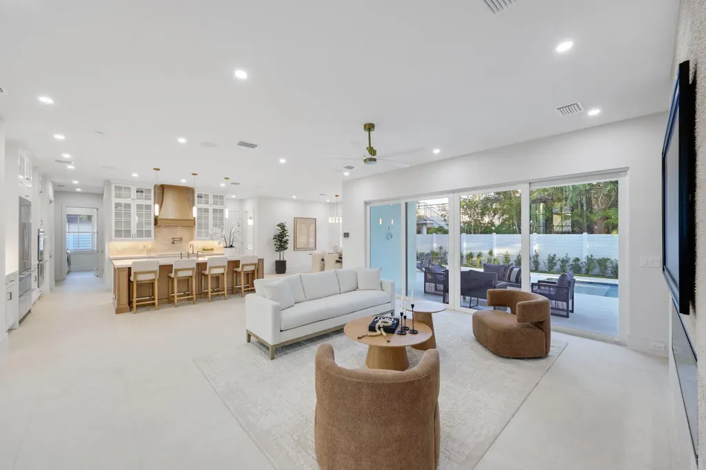 1041 Bimini Lane West Palm Beach FL 33404