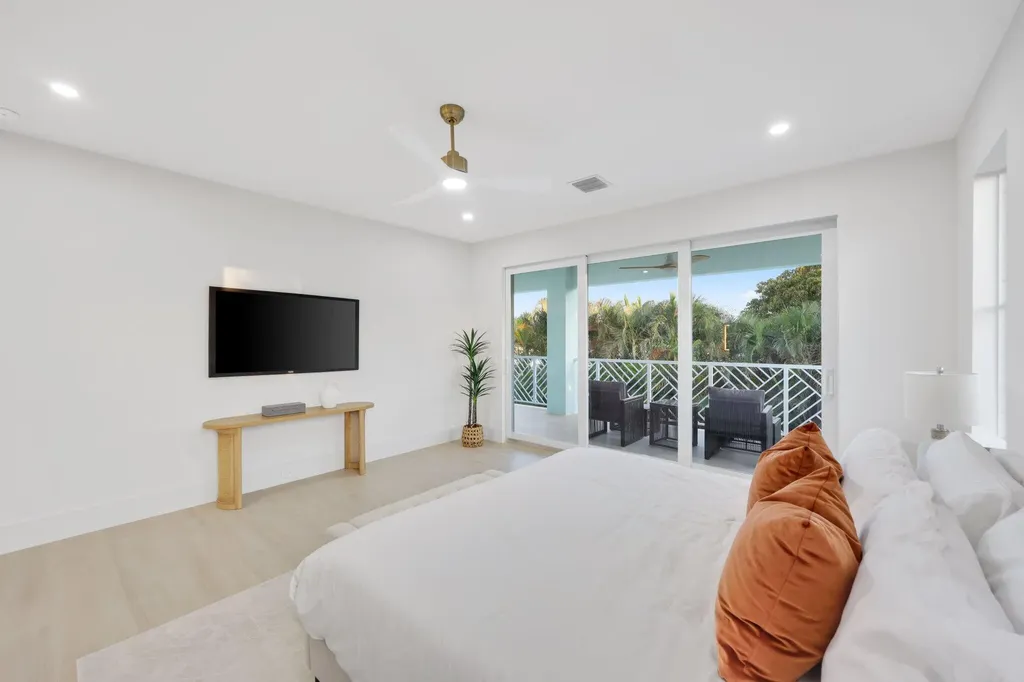 1041 Bimini Lane West Palm Beach FL 33404