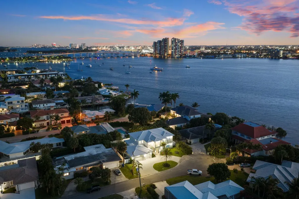 1041 Bimini Lane West Palm Beach FL 33404
