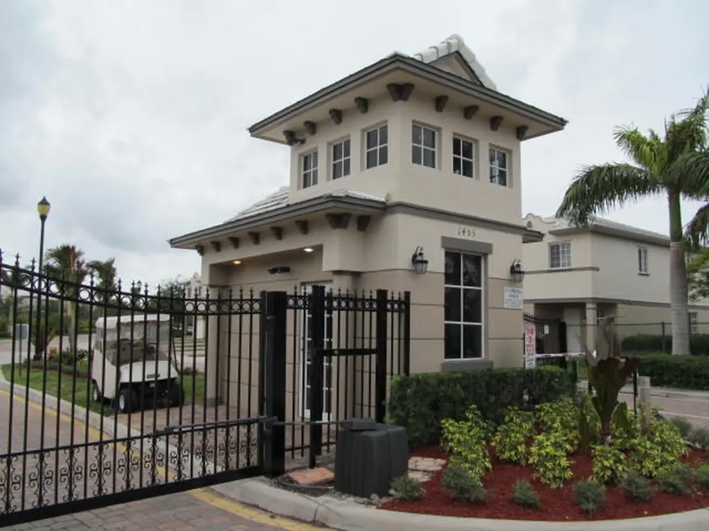 2030 Nassau Drive West Palm Beach FL 33404
