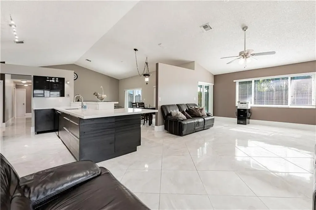 7200 SW 20th Street Plantation FL 33317