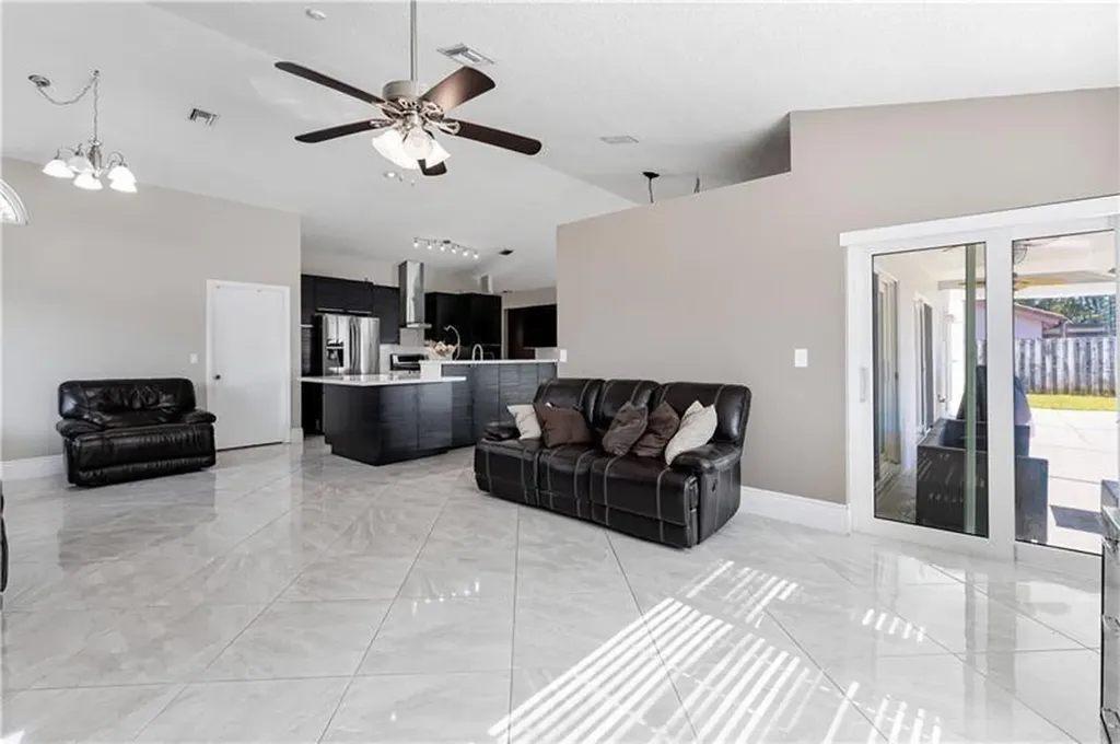 7200 SW 20th Street Plantation FL 33317