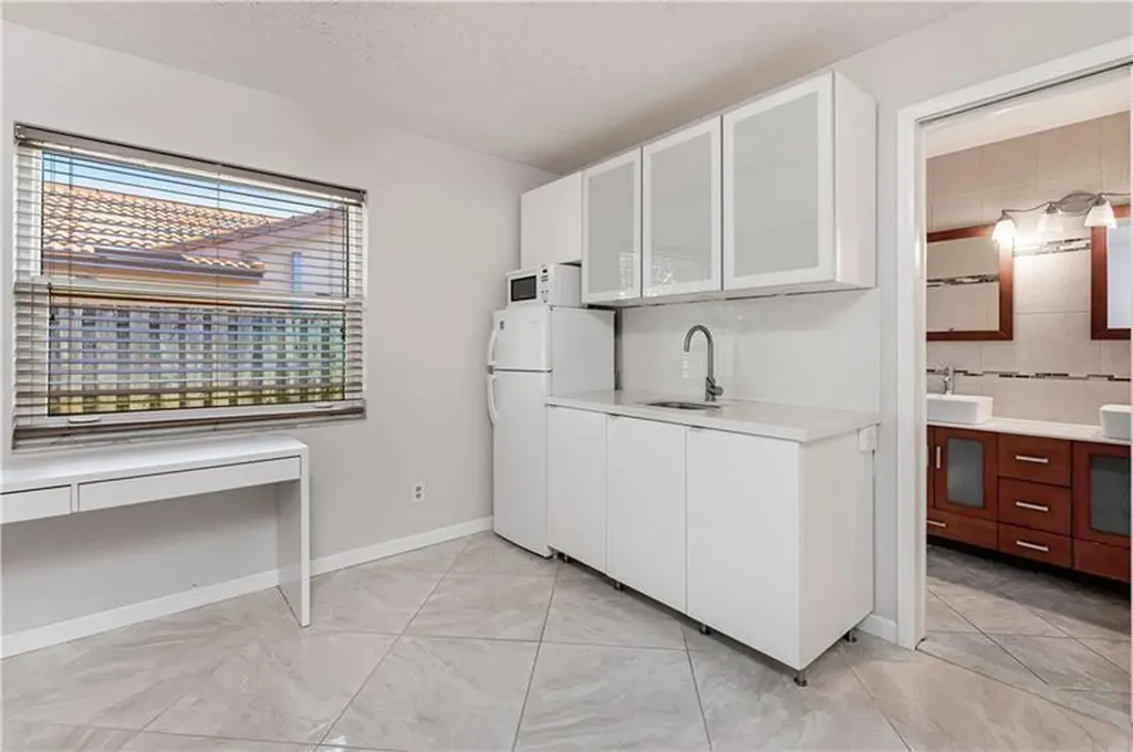 7200 SW 20th Street Plantation FL 33317