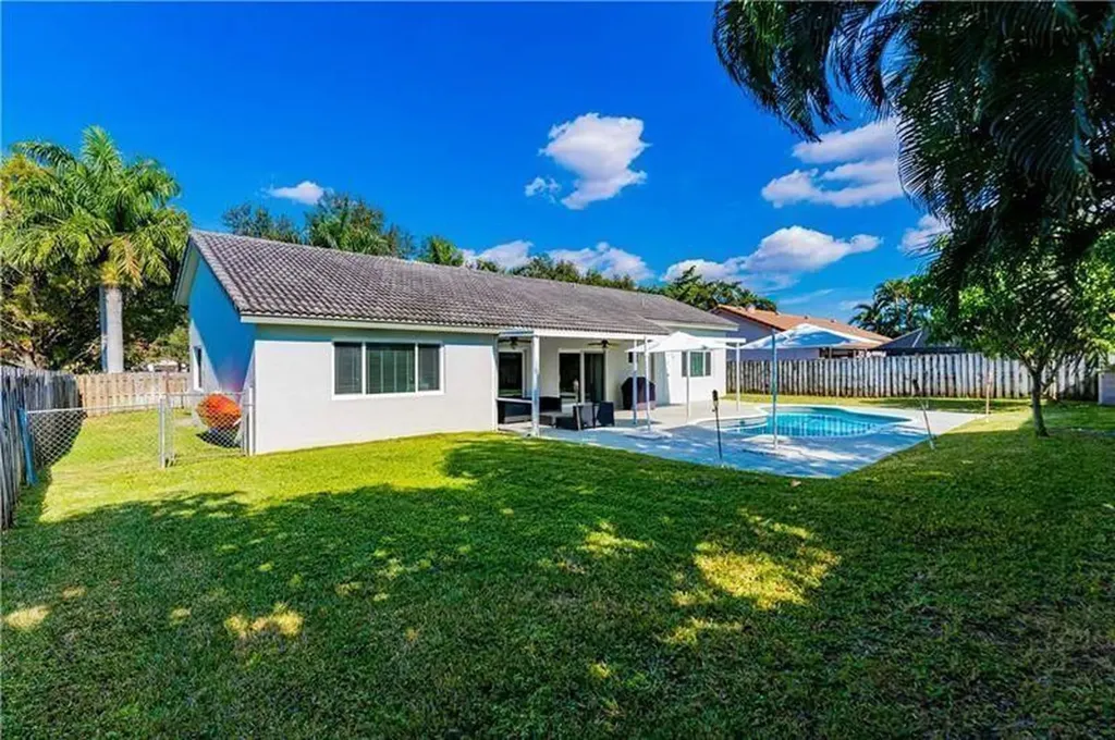 7200 SW 20th Street Plantation FL 33317
