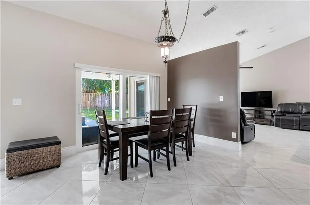 7200 SW 20th Street Plantation FL 33317