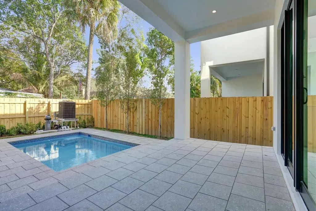 604 SW 7th Avenue Fort Lauderdale FL 33315