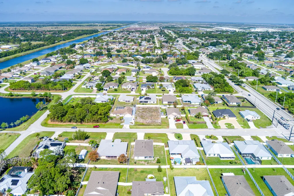 4633 SW Savona Boulevard Port St Lucie FL 34953