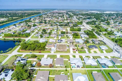 4633 SW Savona Boulevard Port St Lucie FL 34953