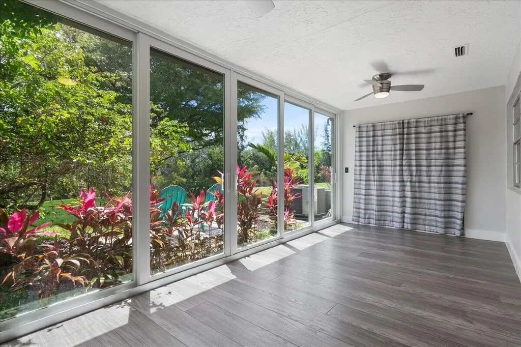 178 Lake Susan Lane West Palm Beach FL 33411