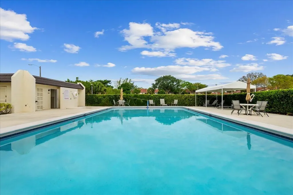 178 Lake Susan Lane West Palm Beach FL 33411