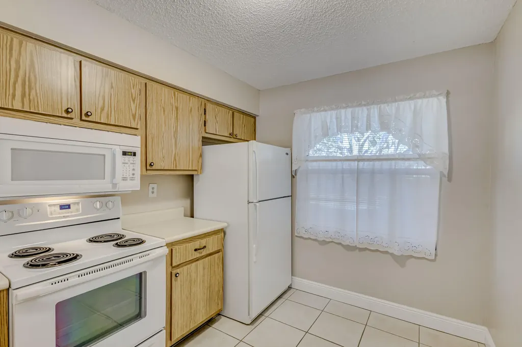 601 Sabal Ridge Circle Palm Beach Gardens FL 33418