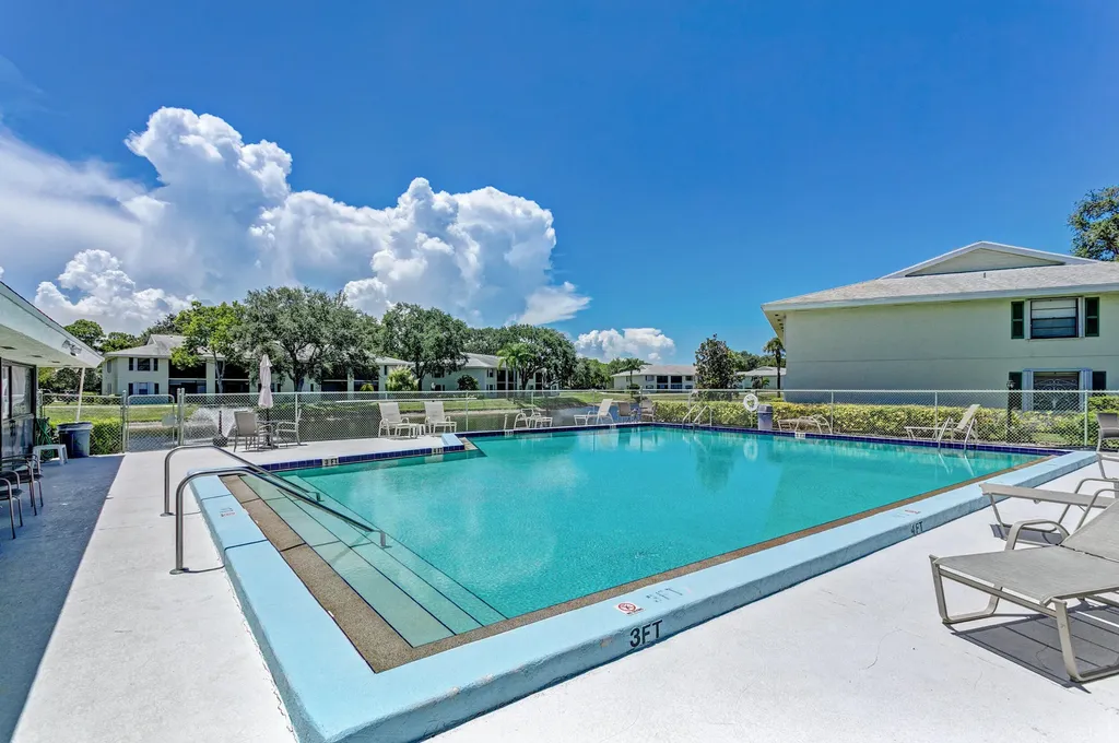 601 Sabal Ridge Circle Palm Beach Gardens FL 33418